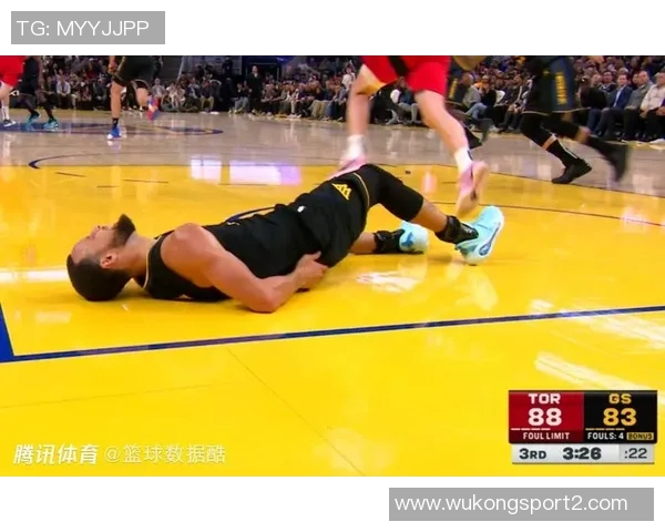 戴尔库里调侃巴特勒演技夸张引发裁判关注的幽默时刻 戴尔库里调侃巴特勒演技夸张引发裁判关注的幽默时刻