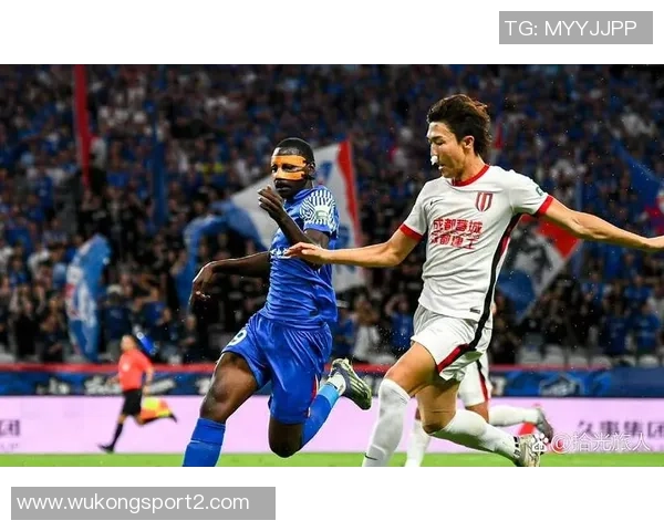 申花与首尔FC半场战成平局申花多次射门未能破门阿苏埃错失良机 申花与首尔FC半场战成平局申花多次射门未能破门阿苏埃错失良机