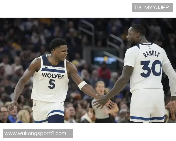 历史第三年轻万分先生爱德华兹20投10中斩获25分7篮板9助攻1抢断1盖帽 历史第三年轻万分先生爱德华兹20投10中斩获25分7篮板9助攻1抢断1盖帽